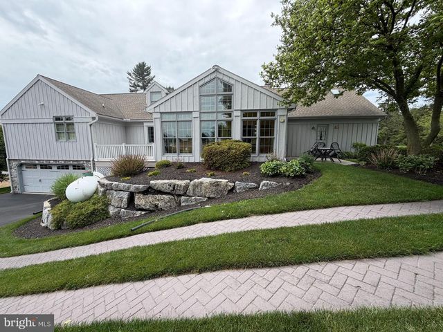 957 MONDALE RD, Bird In Hand, PA 17505