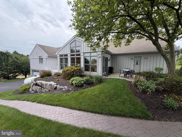 957 MONDALE RD, Bird In Hand, PA 17505