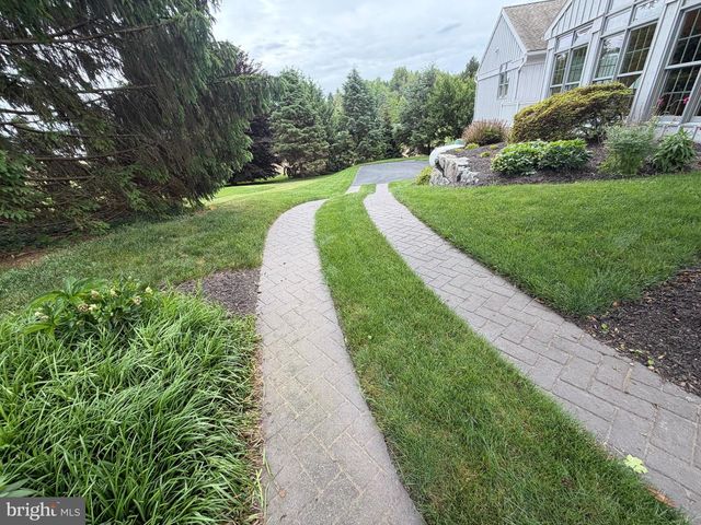 957 MONDALE RD, Bird In Hand, PA 17505