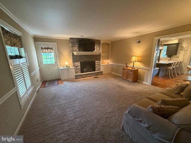 957 MONDALE RD, Bird In Hand, PA 17505