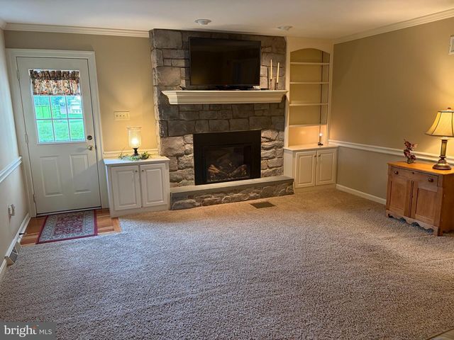957 MONDALE RD, Bird In Hand, PA 17505