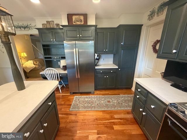 957 MONDALE RD, Bird In Hand, PA 17505