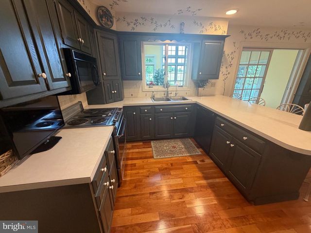957 MONDALE RD, Bird In Hand, PA 17505