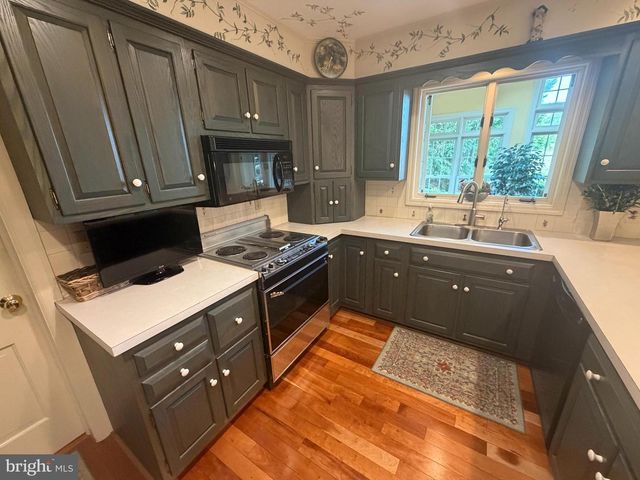 957 MONDALE RD, Bird In Hand, PA 17505