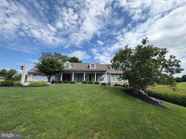 957 MONDALE RD, Bird In Hand, PA 17505