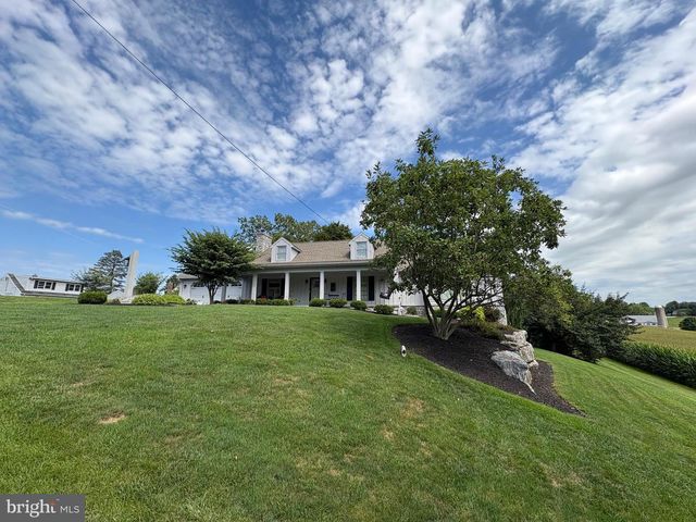 957 MONDALE RD, Bird In Hand, PA 17505