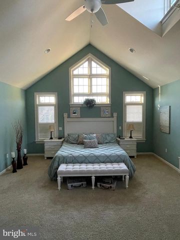 957 MONDALE RD, Bird In Hand, PA 17505
