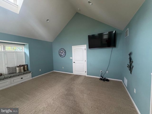 957 MONDALE RD, Bird In Hand, PA 17505
