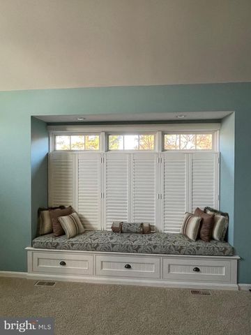 957 MONDALE RD, Bird In Hand, PA 17505