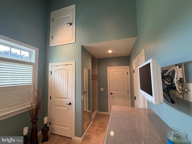 957 MONDALE RD, Bird In Hand, PA 17505