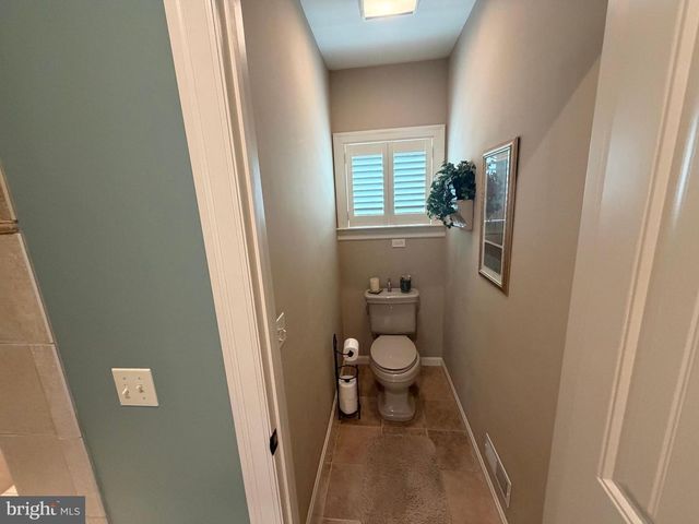 957 MONDALE RD, Bird In Hand, PA 17505