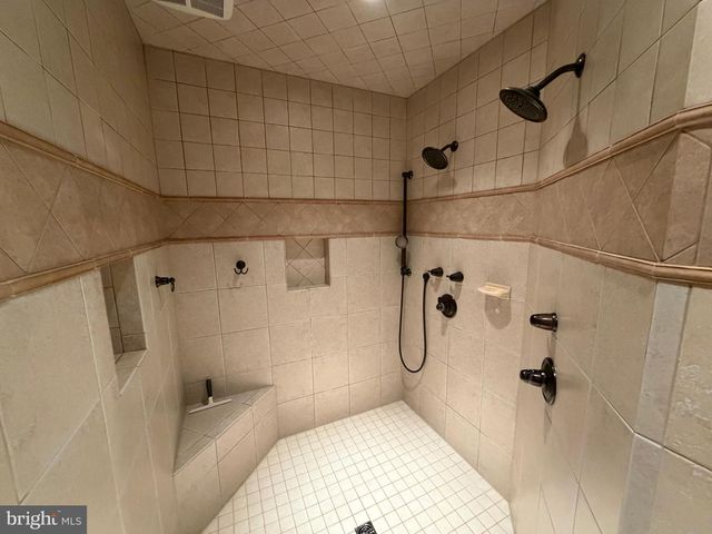 957 MONDALE RD, Bird In Hand, PA 17505