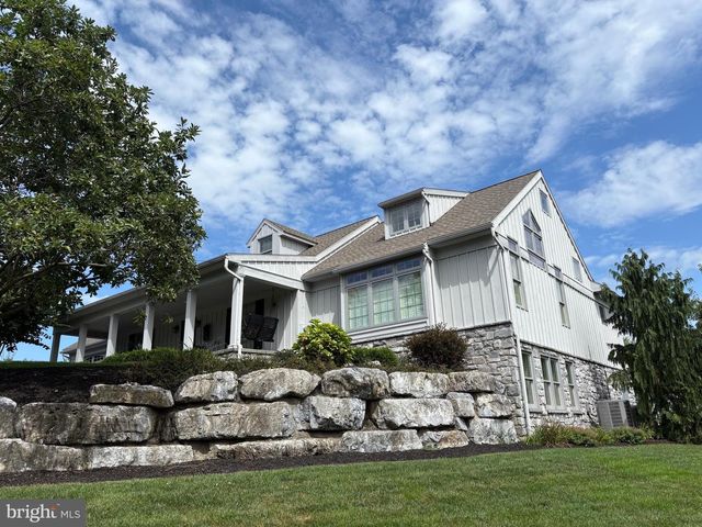 957 MONDALE RD, Bird In Hand, PA 17505