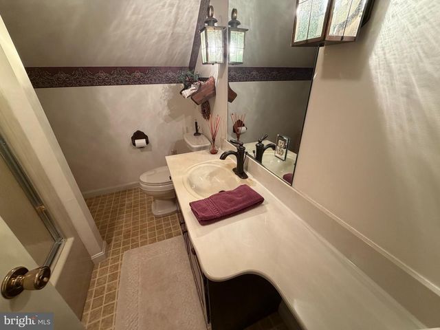 957 MONDALE RD, Bird In Hand, PA 17505