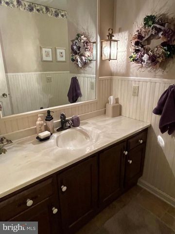957 MONDALE RD, Bird In Hand, PA 17505