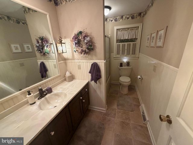 957 MONDALE RD, Bird In Hand, PA 17505