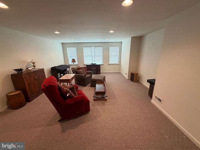 957 MONDALE RD, Bird In Hand, PA 17505