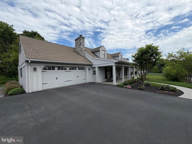 957 MONDALE RD, Bird In Hand, PA 17505