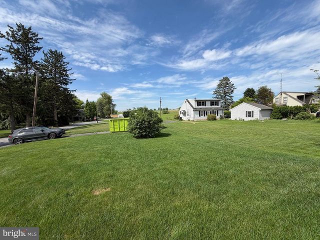 957 MONDALE RD, Bird In Hand, PA 17505
