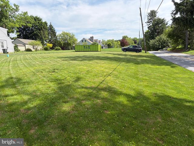 957 MONDALE RD, Bird In Hand, PA 17505