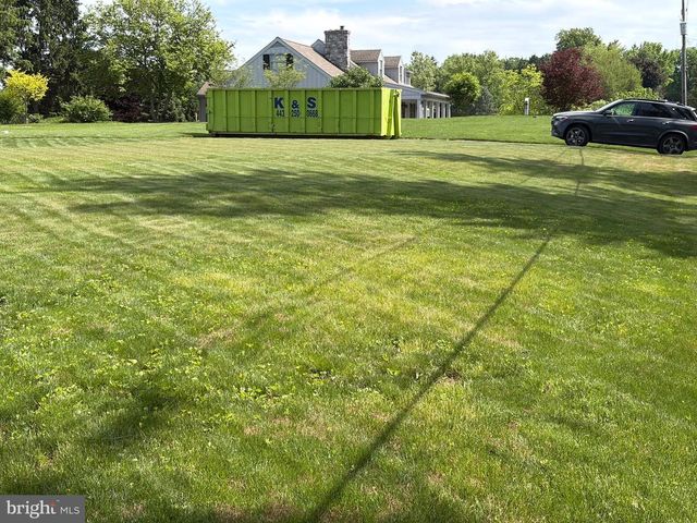957 MONDALE RD, Bird In Hand, PA 17505