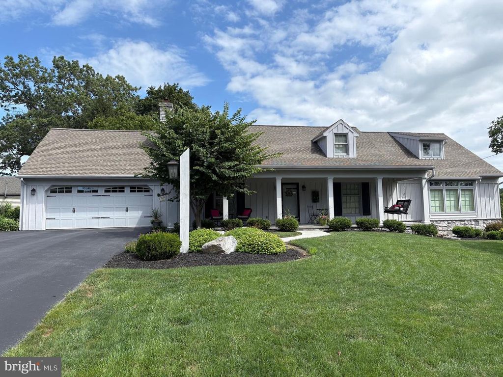 957 MONDALE RD, Bird In Hand, PA 17505