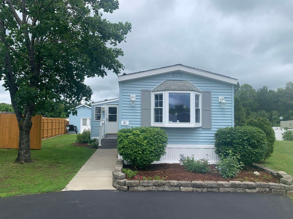21 Blossom Lane, Rochester, NH 03868