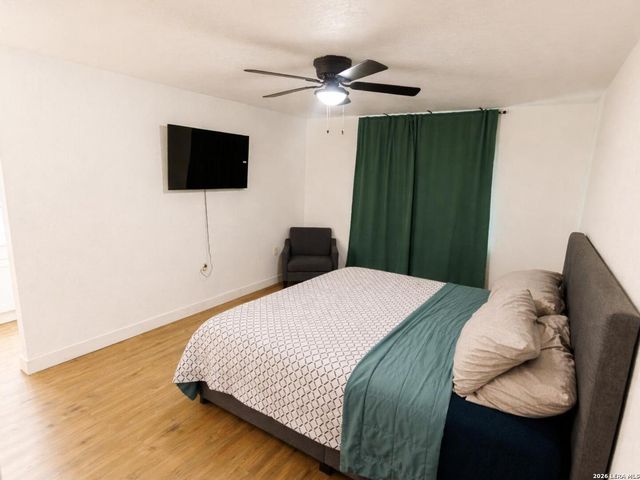 5819 PINEWAY ST, San Antonio, TX 78247