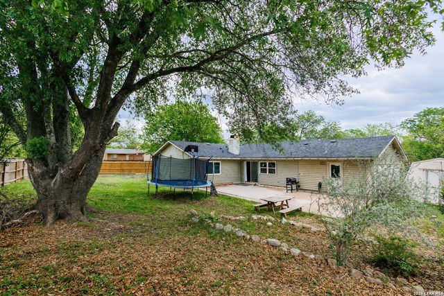 5819 PINEWAY ST, San Antonio, TX 78247