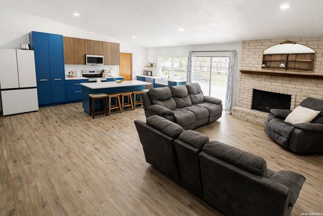 5819 PINEWAY ST, San Antonio, TX 78247