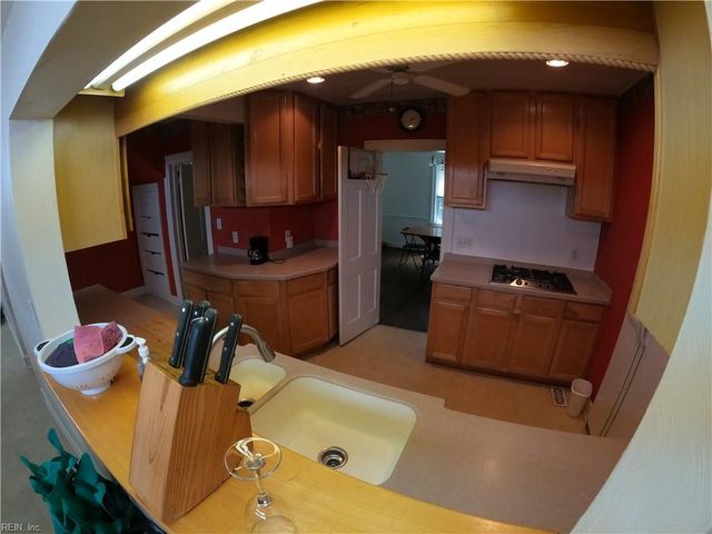 1600 Cedar LN, Norfolk, VA 23508