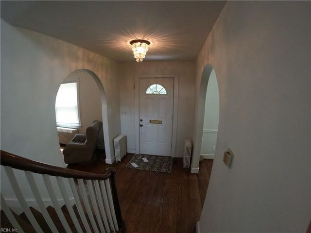 1600 Cedar LN, Norfolk, VA 23508