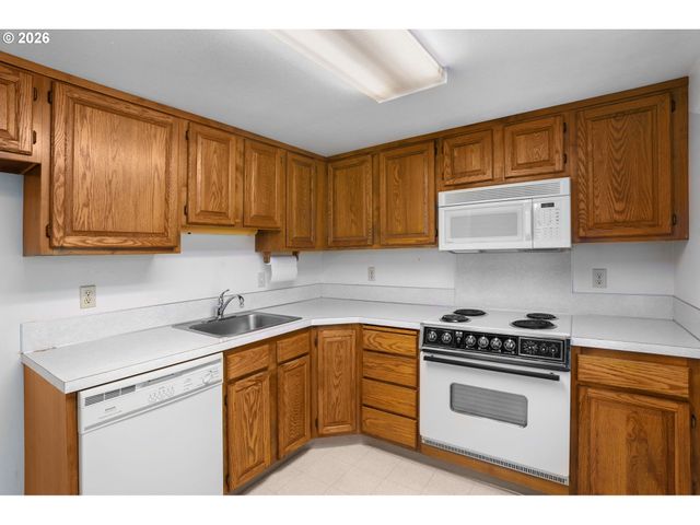 10980 Sw MEADOWBROOK Dr 3, Portland, OR 97224