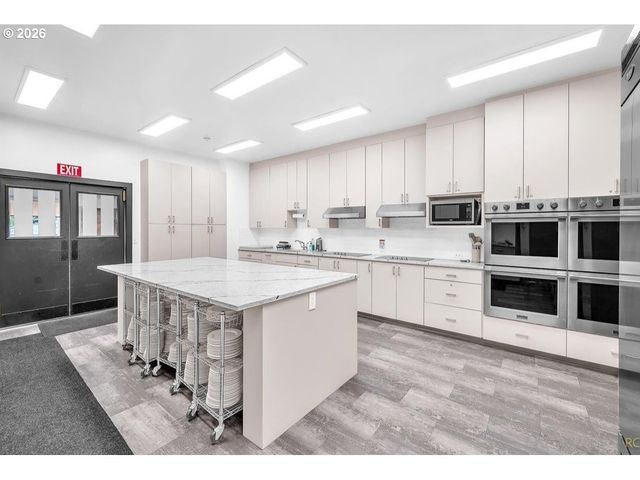 10980 Sw MEADOWBROOK Dr 3, Portland, OR 97224