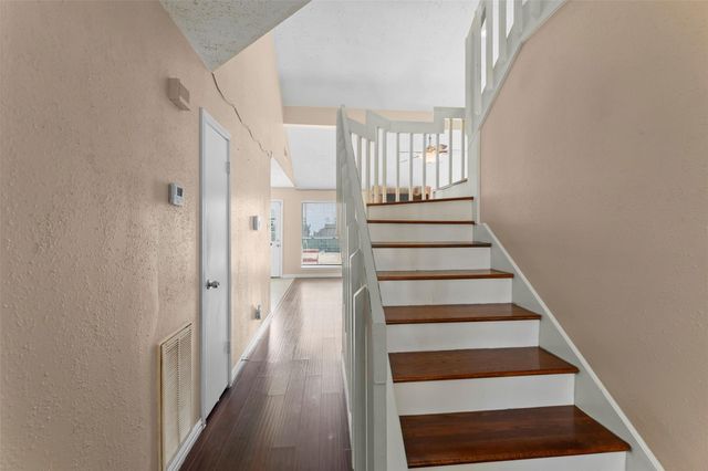 2033 Wildwood Ridge Drive, Missouri City, TX 77489