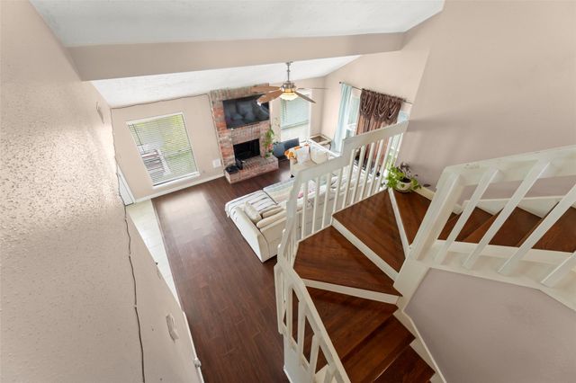 2033 Wildwood Ridge Drive, Missouri City, TX 77489