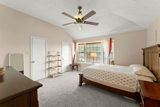 2033 Wildwood Ridge Drive, Missouri City, TX 77489