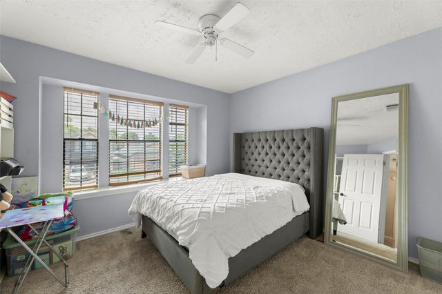 2033 Wildwood Ridge Drive, Missouri City, TX 77489