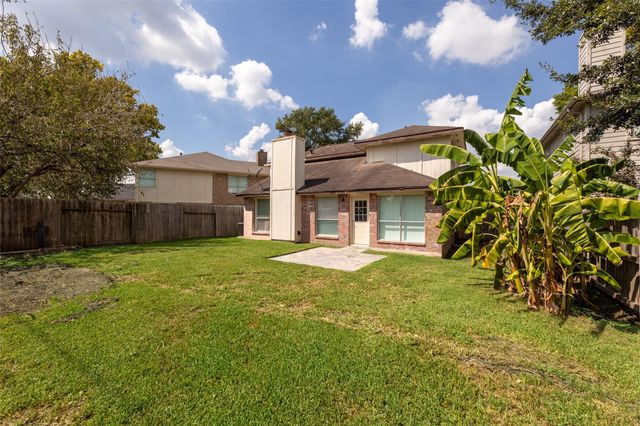 2033 Wildwood Ridge Drive, Missouri City, TX 77489