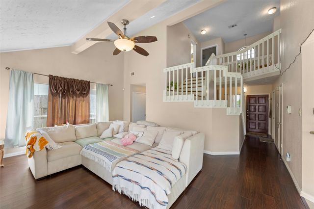 2033 Wildwood Ridge Drive, Missouri City, TX 77489