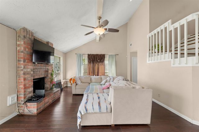2033 Wildwood Ridge Drive, Missouri City, TX 77489
