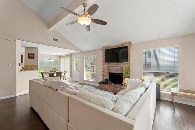 2033 Wildwood Ridge Drive, Missouri City, TX 77489