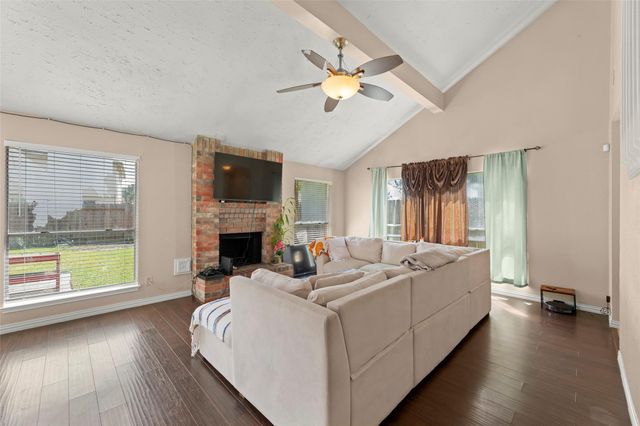 2033 Wildwood Ridge Drive, Missouri City, TX 77489
