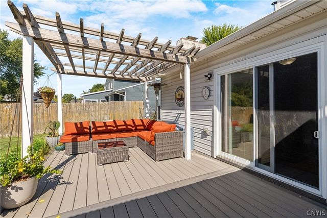 8032 Trina Circle, Clay, NY 13041