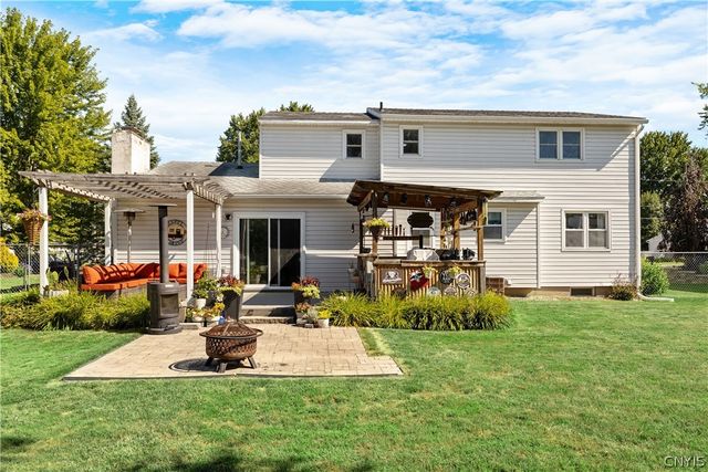 8032 Trina Circle, Clay, NY 13041