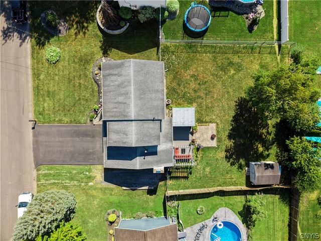 8032 Trina Circle, Clay, NY 13041