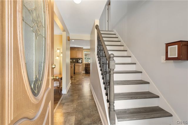 8032 Trina Circle, Clay, NY 13041