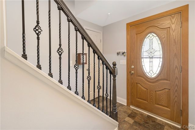 8032 Trina Circle, Clay, NY 13041
