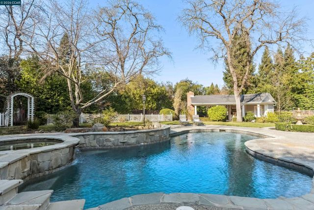 45 Lark Place, Alamo, CA 94507