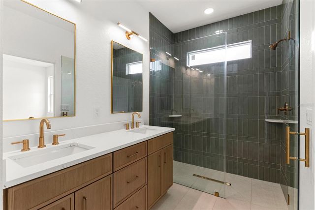 1607 E IDA STREET, Tampa, FL 33610